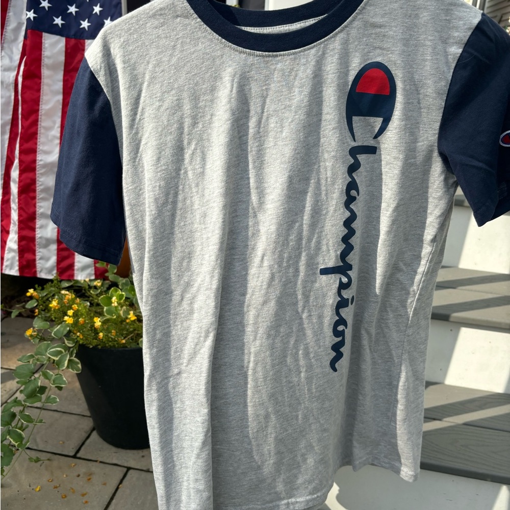 Champion kids T-shirt. Excellent condition!